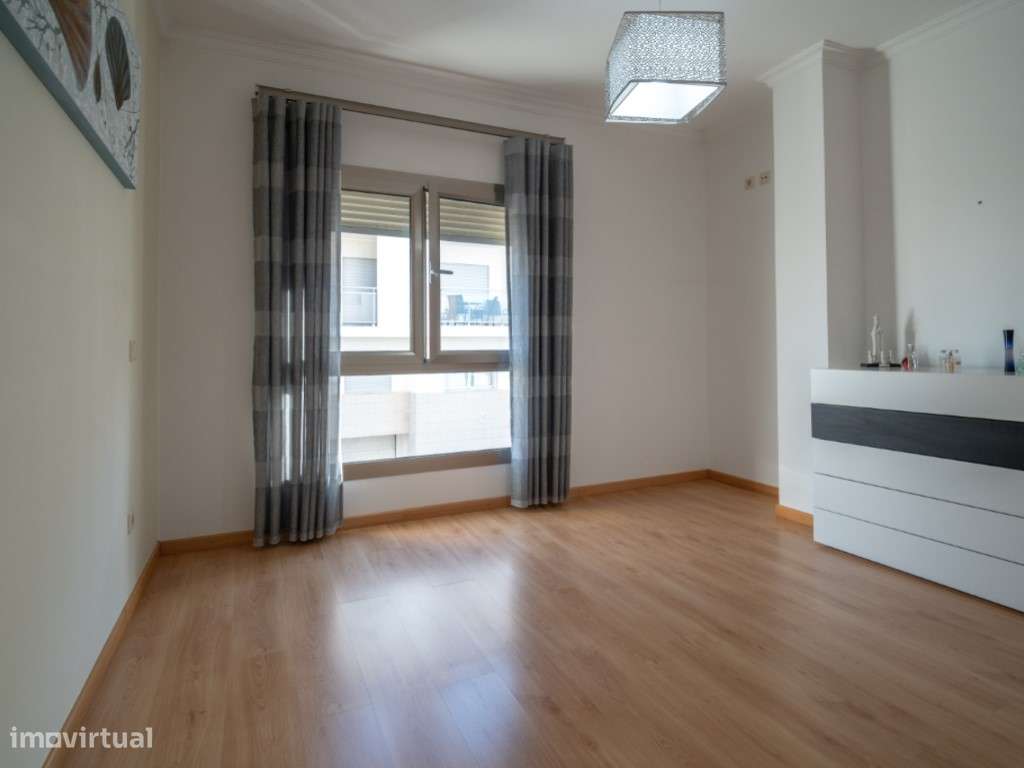 Apartamento T3 de excelentes àreas numa zona residencial calma da N...-31