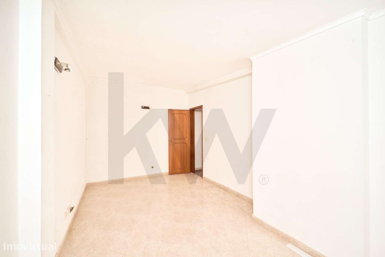 Penthouse Duplex T5 com Vista Desafogada e Excelente Potencial na Quin-37