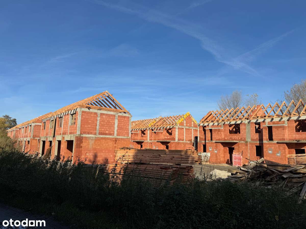 Nowoczesny kompaktowy dom tuż przy Wrocławiu-17