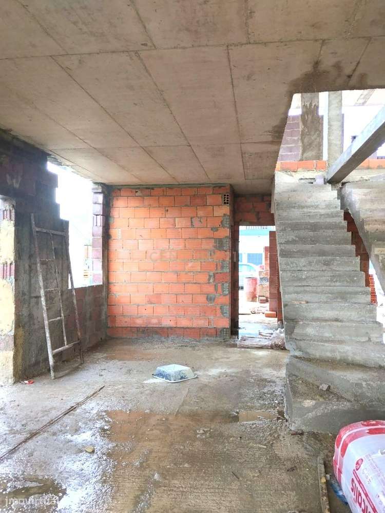 Moradia T3 Geminada, Piscina, Pinhal do General, Fernão Ferro - Grande imagem: 4/17