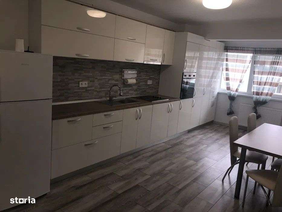 Apartament cu 3 camere, 67 mp, zona Florilor - Imagine principală: 2/8