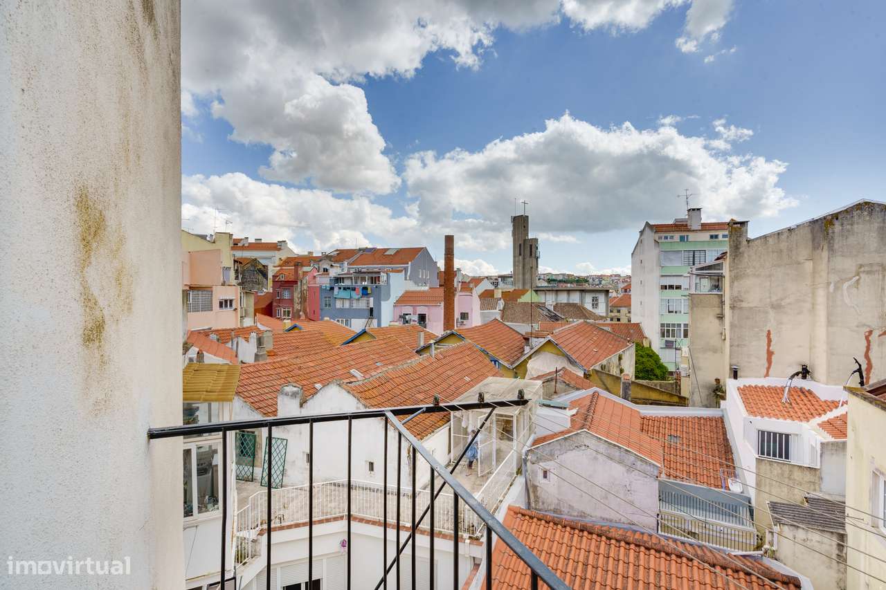 T2 REMODELADO | RUA REBELO DA SILVA | ESTEFÂNIA | LISBOA | VARANDA-14