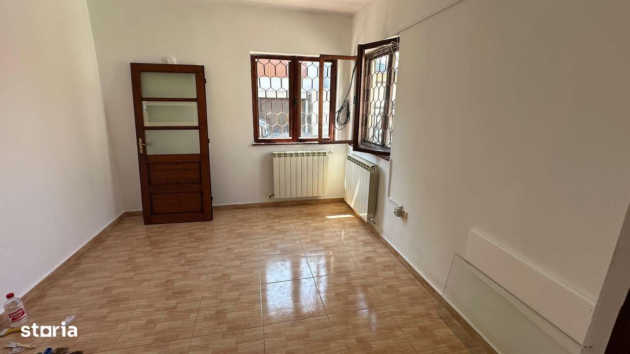 Casă de închiriat în zona Faleza Nord - Imagine principală: 4/20