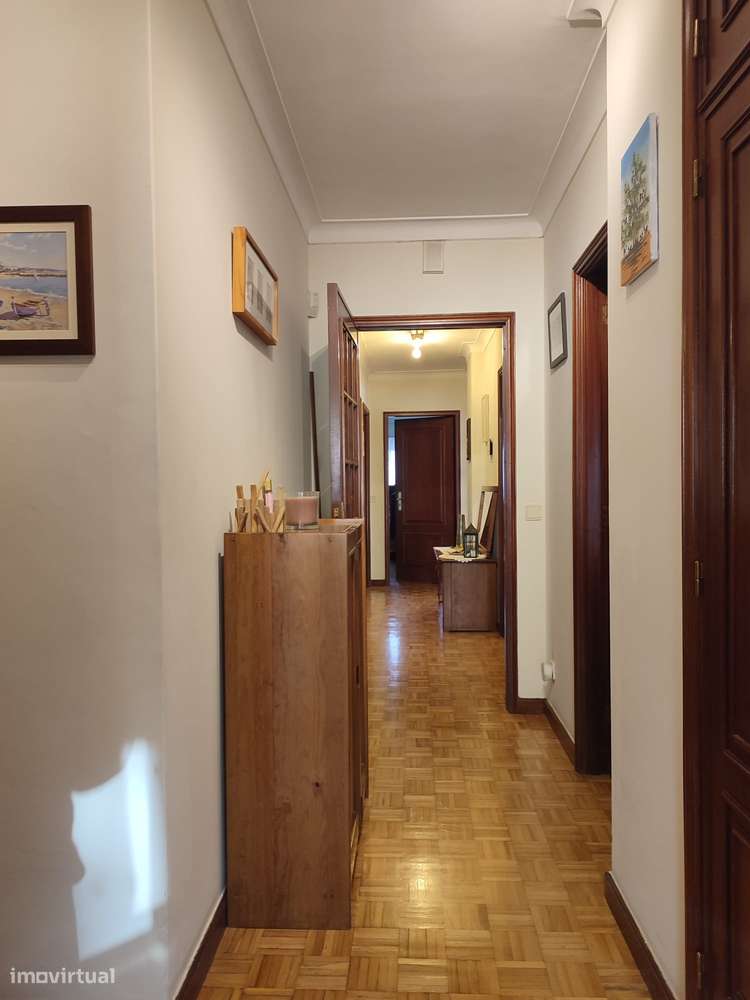 Bom T4 c/ terraço/varandas/nascente poente, a 5 minutos a pé do metro-35