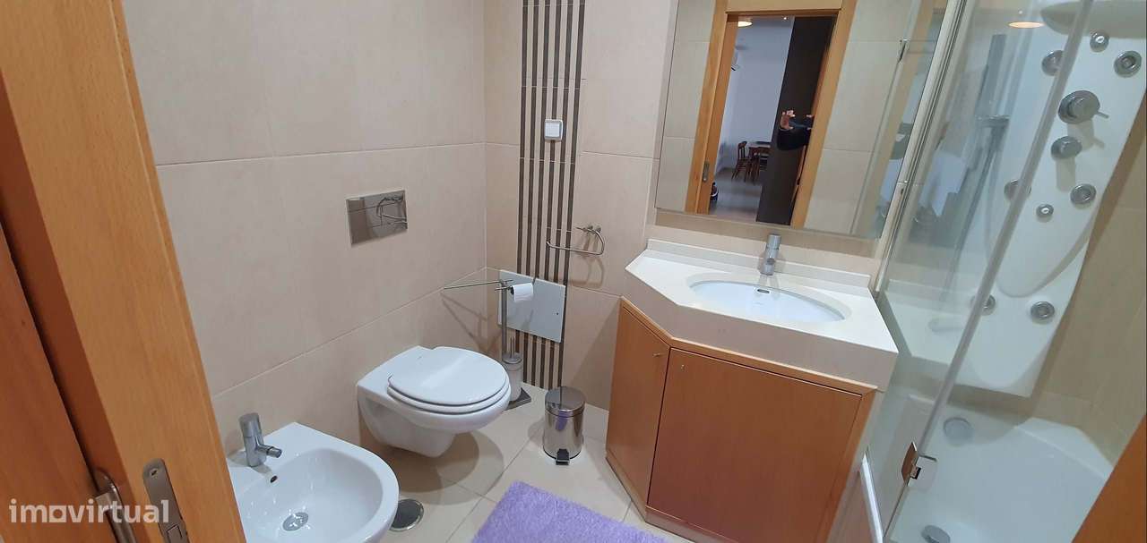 Apartamento na praia com varanda garagem e piscina-18