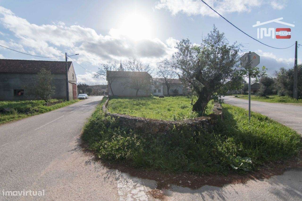 TERRENO URBANO COM EDIFICIO PARA ARRECADAÇÃO, ARRUMOS E GARAGEM COM... - Grande imagem: 2/6