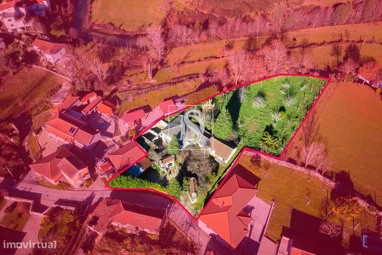 Quinta com 3 moradias, em Rossas - Grande imagem: 4/46