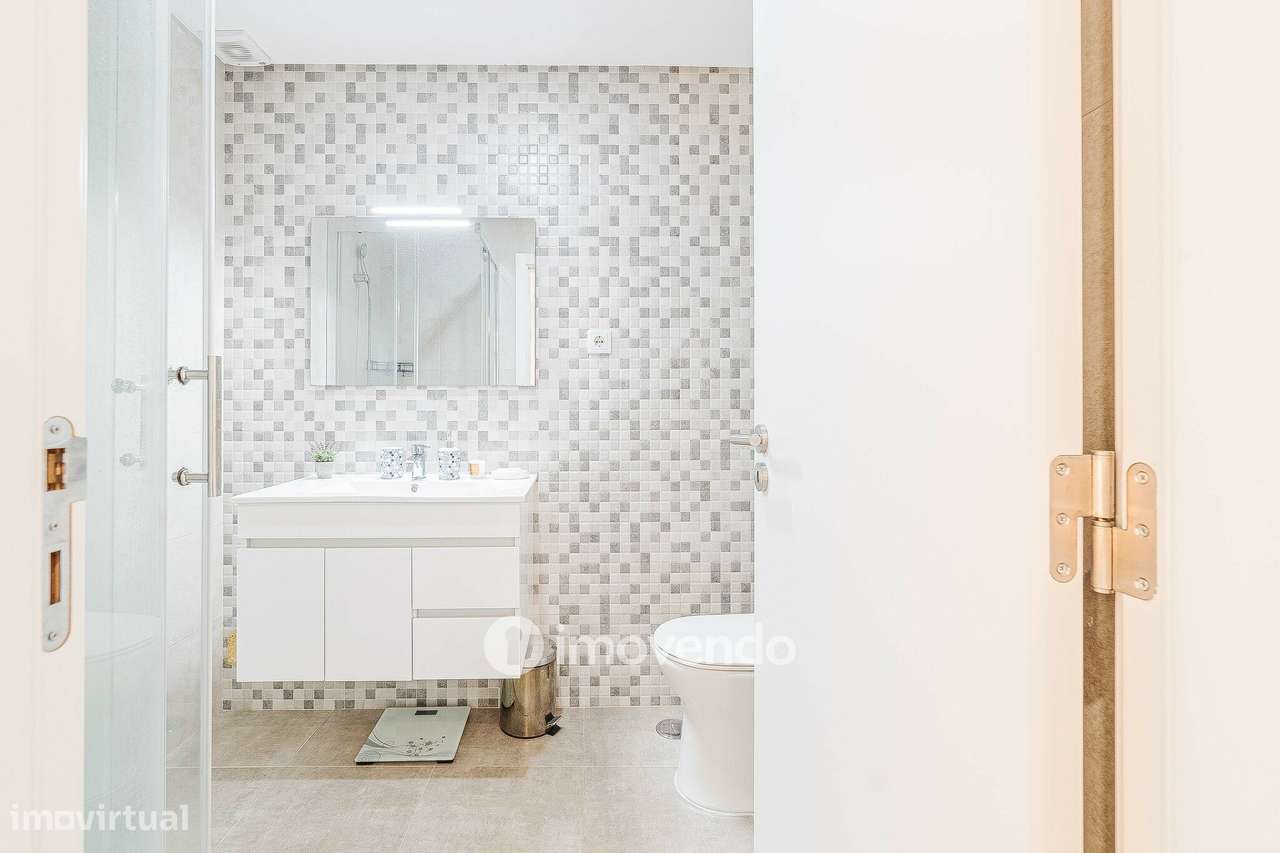 Apartamento T2, com áreas amplas e varanda, na Póvoa de Santa Iria-21