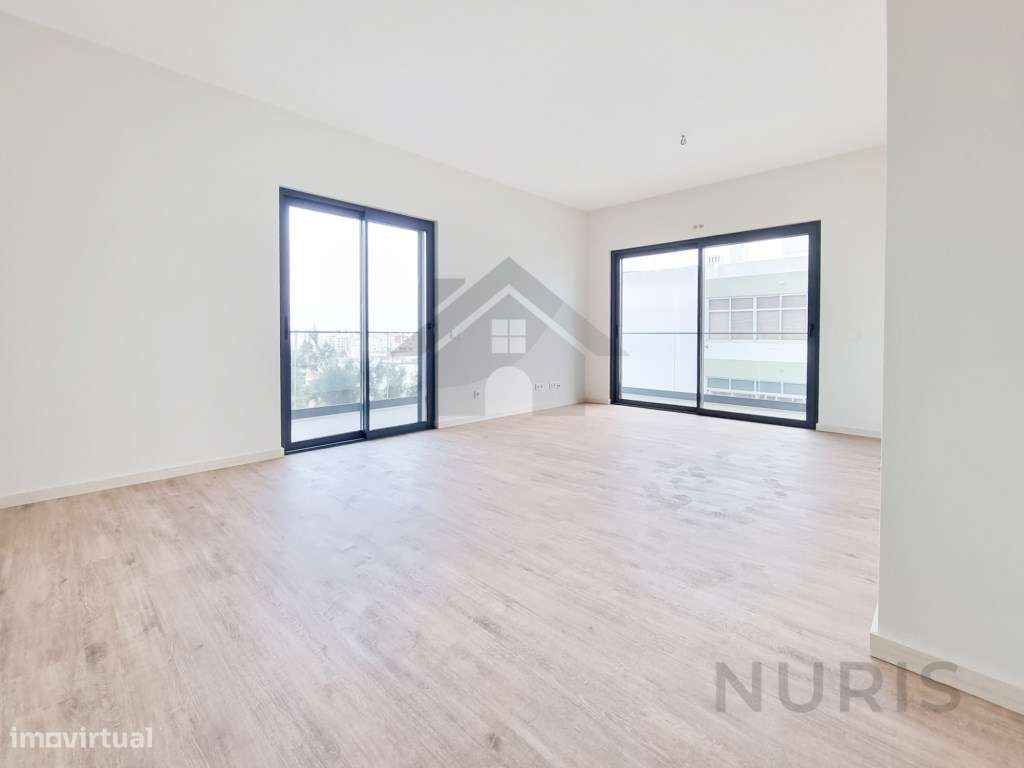 Apartamento T4 para Venda em Portimão - Grande imagem: 2/22