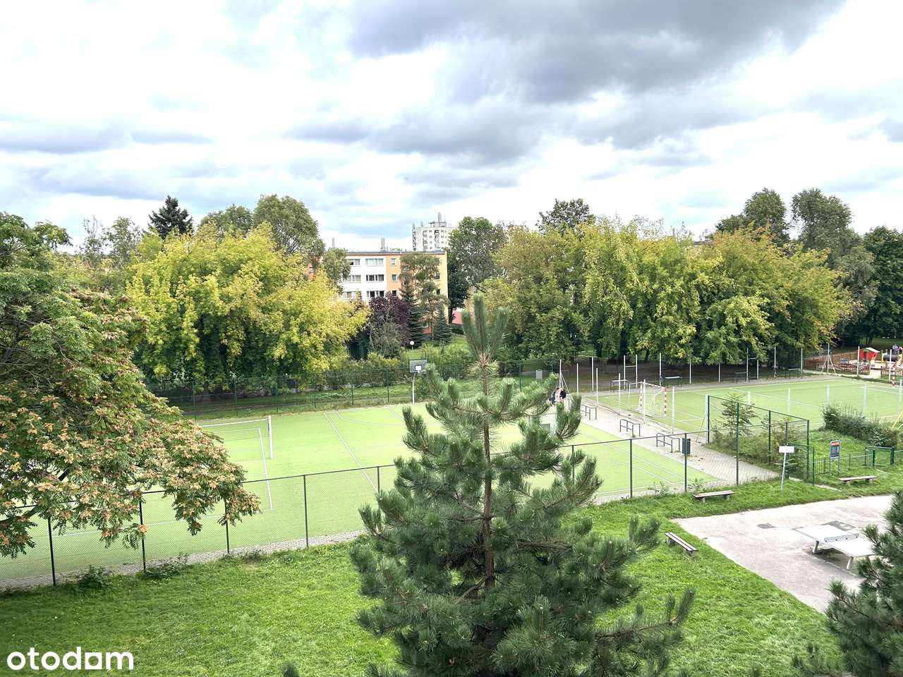 Marcelińska/Bułgarska/Ognik 8;
0% prowizji od kupującego