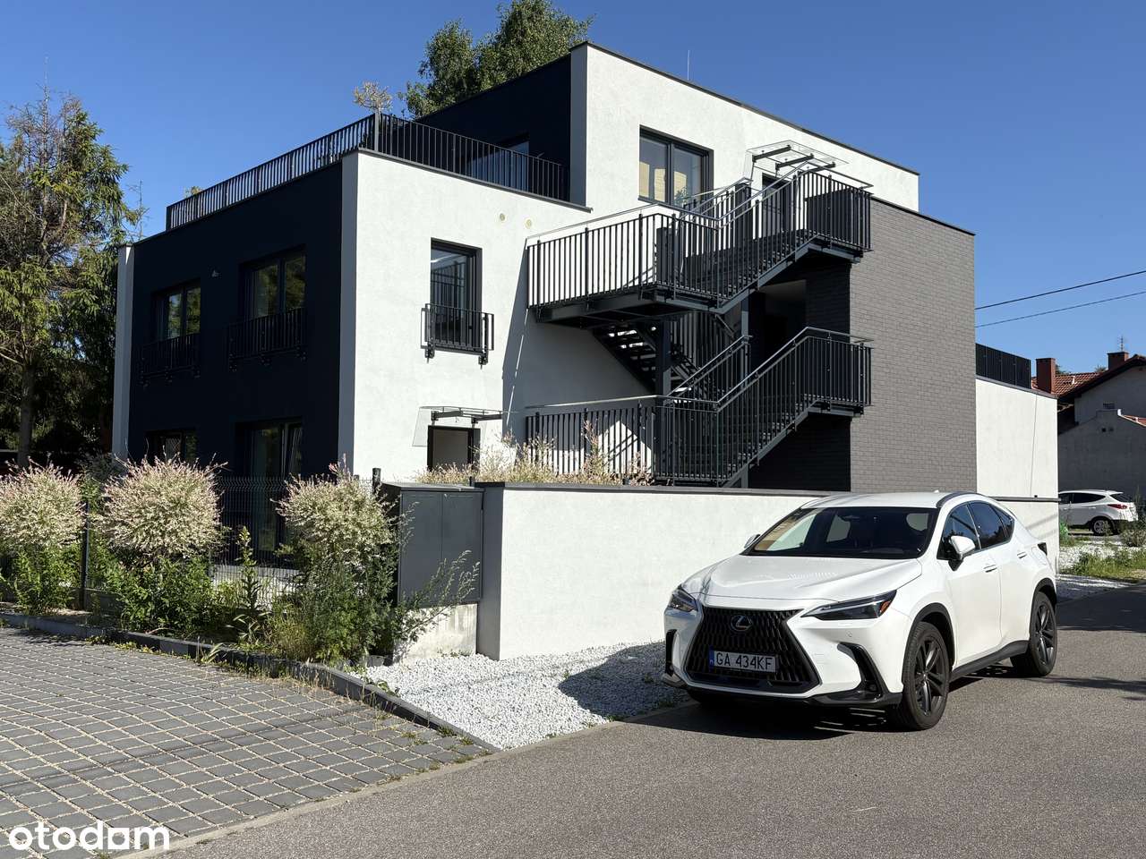 Lokal z najemcą "Żabka" oraz paczkomat allegro-1