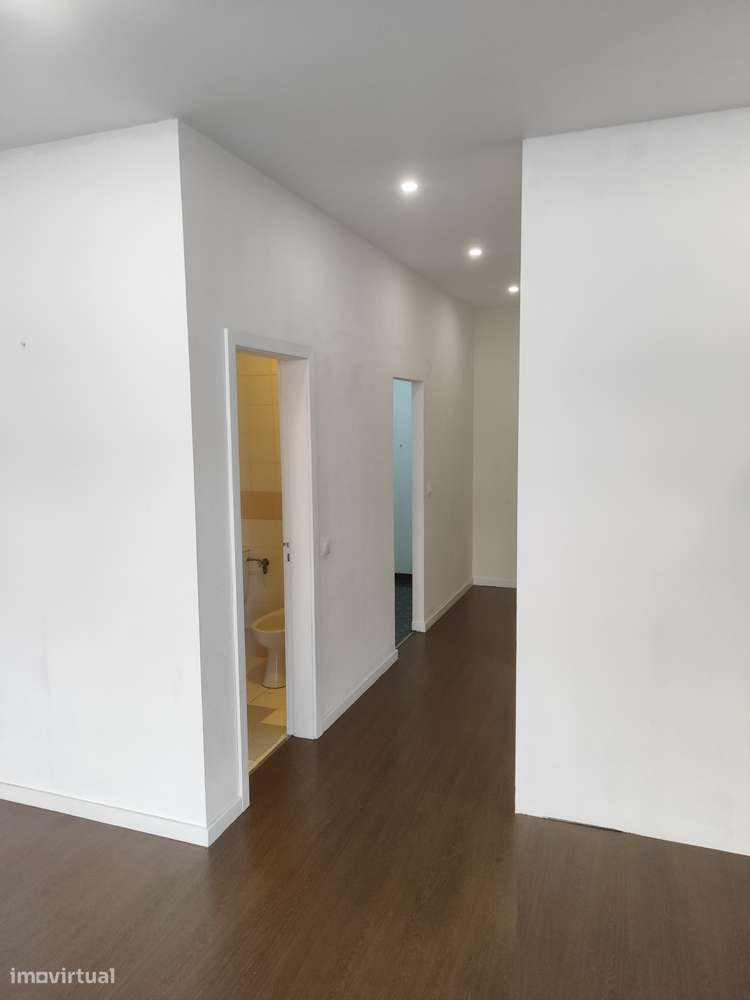 Loja para arrendamento - zona central de Felgueiras - Grande imagem: 4/5