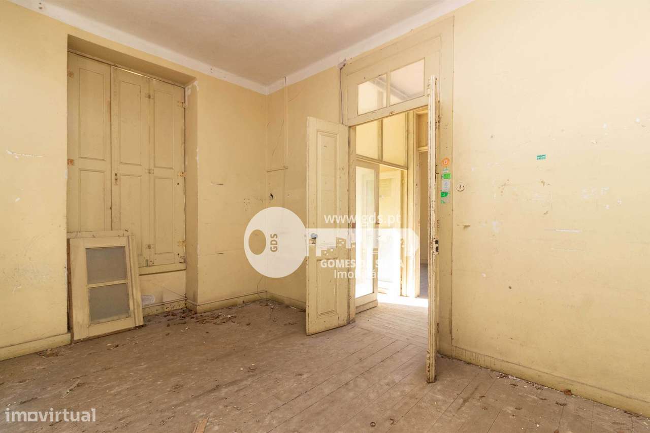 Moradia para Restauro com Projeto Aprovado - Junto ao Sameiro | Braga-7