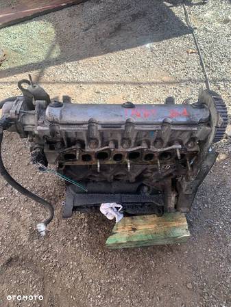 RENAULT VOLVO MITSUBISHI F8T SILNIK 1.9 DCI  SILNIK MOTOR SŁUPEK - 1