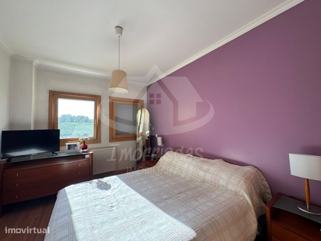 Apartamento T3 com garagem no Parque das Oliveiras, Camarate-10