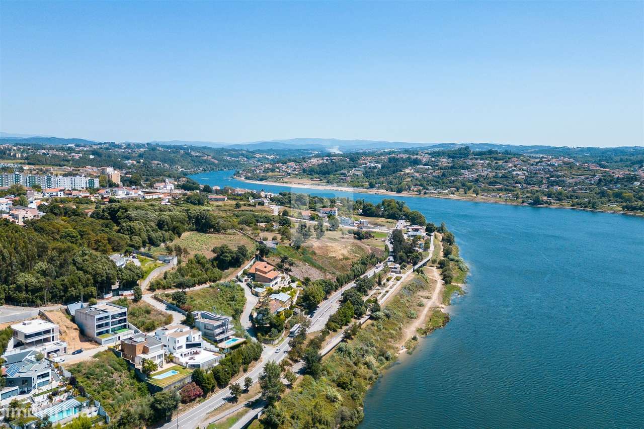 Moradia T4+2 Terraço Vistas Rio| Moradia Valbom | Moradia Gondomar - Grande imagem: 4/46