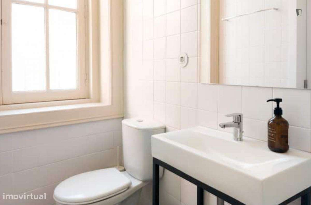 Quarto - localizado em Massarelos Porto - Grande imagem: 5/40