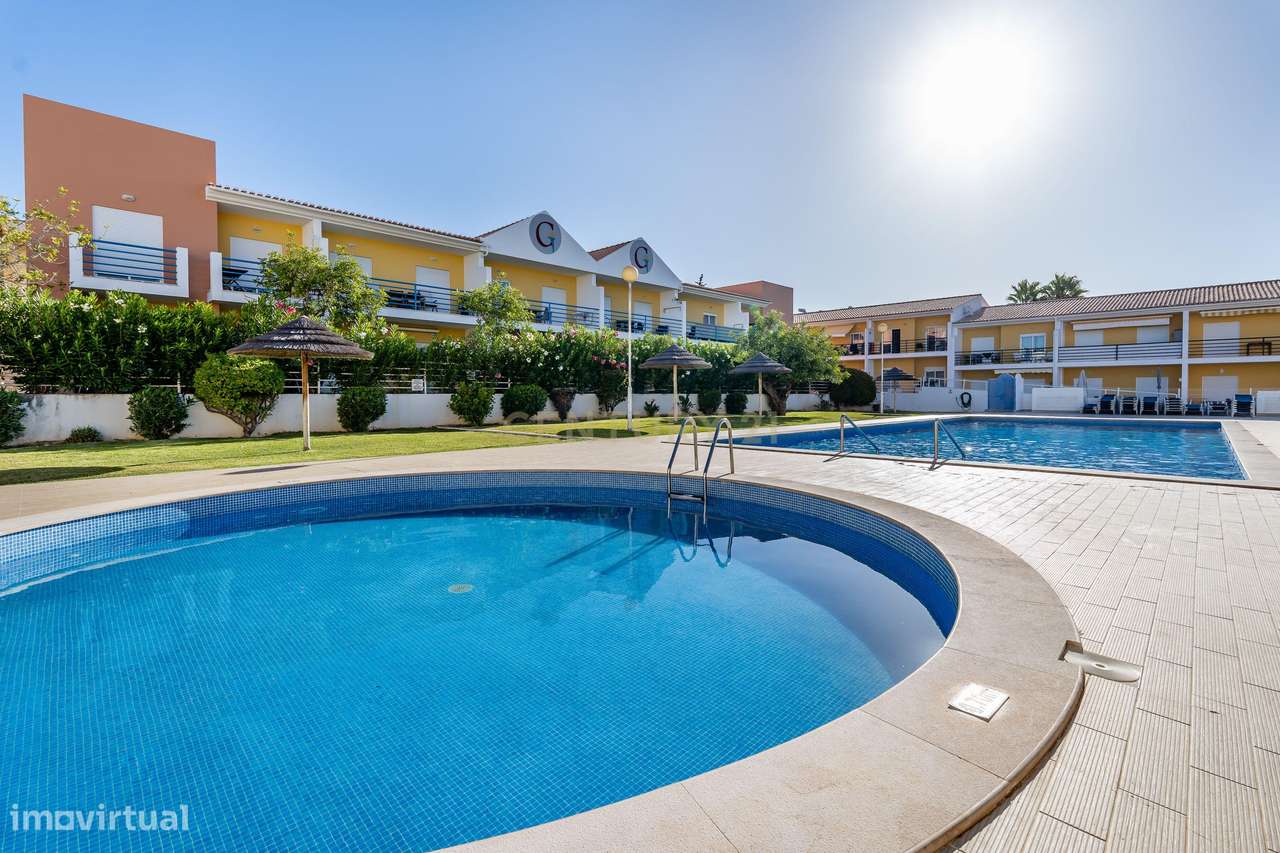 Apartamento T2 com Piscina e Garagem – a 5 minutos da Praia da Galé-25