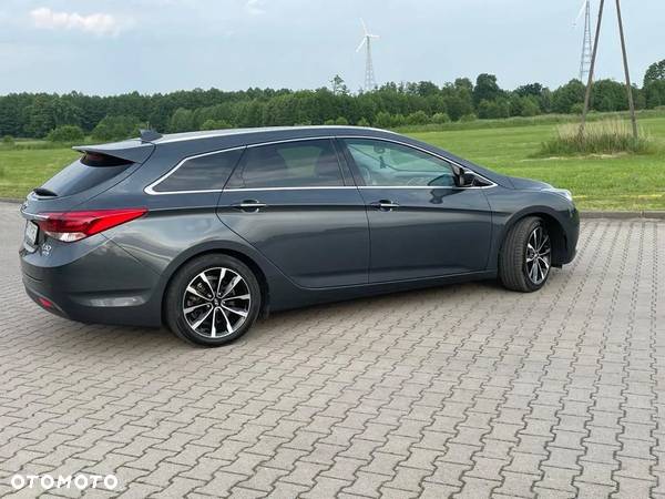 Hyundai i40 Kombi 1.7 CRDi DCT Premium - 4