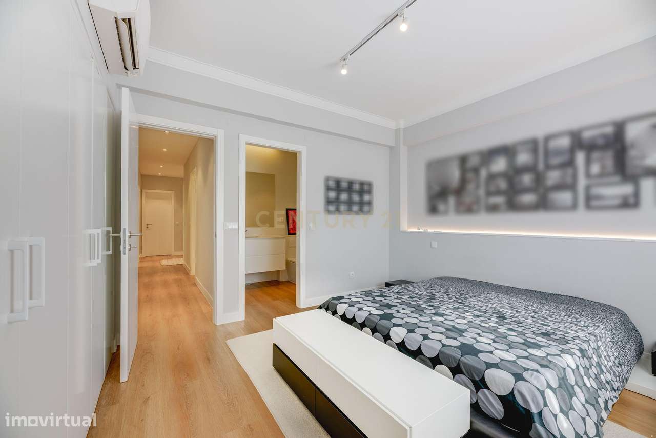 Fantástico T4 Alvalade com varandas, estacionamento e arrecadação-48