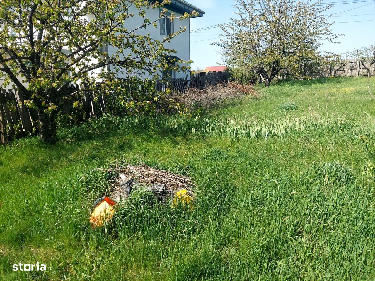 Teren centru Miroslava, langa Aauchan, intre case, toate utilitatile-1