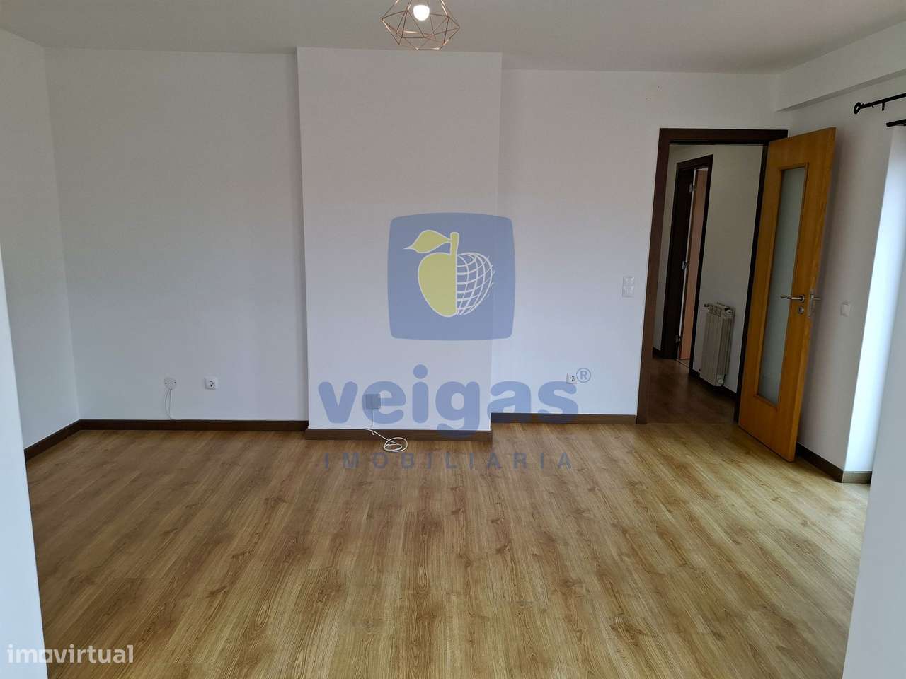 Apartamento T3 remodelado com terraço panorâmico, garagem e elevador,-19