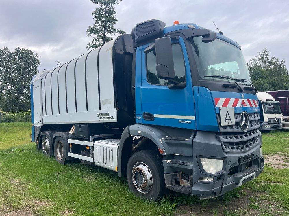 Mercedes-Benz Arocs 2015
