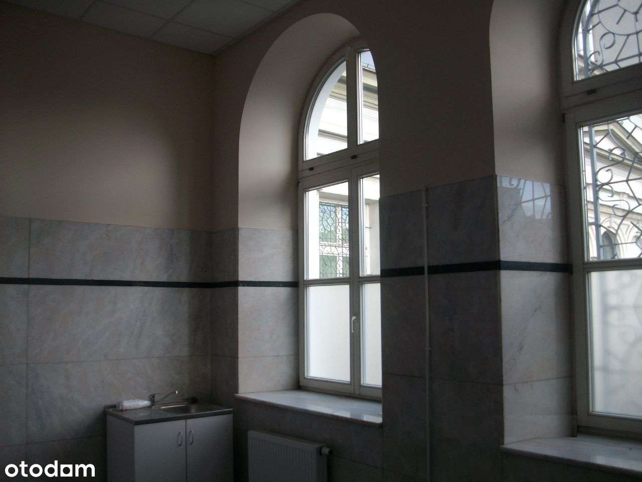 Sosnowiec, ul. 3 Maja - lokal w budynku dworca PKP o pow. 16,87 m2 - Pełny obrazek: 2/2