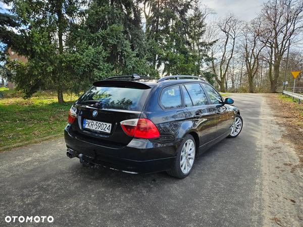 BMW Seria 3 320i - 6