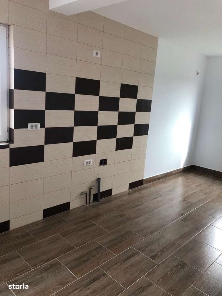 Comision 0 - Casa cu spatiu comercial si teren de 2877 m2 in Glimboca-11