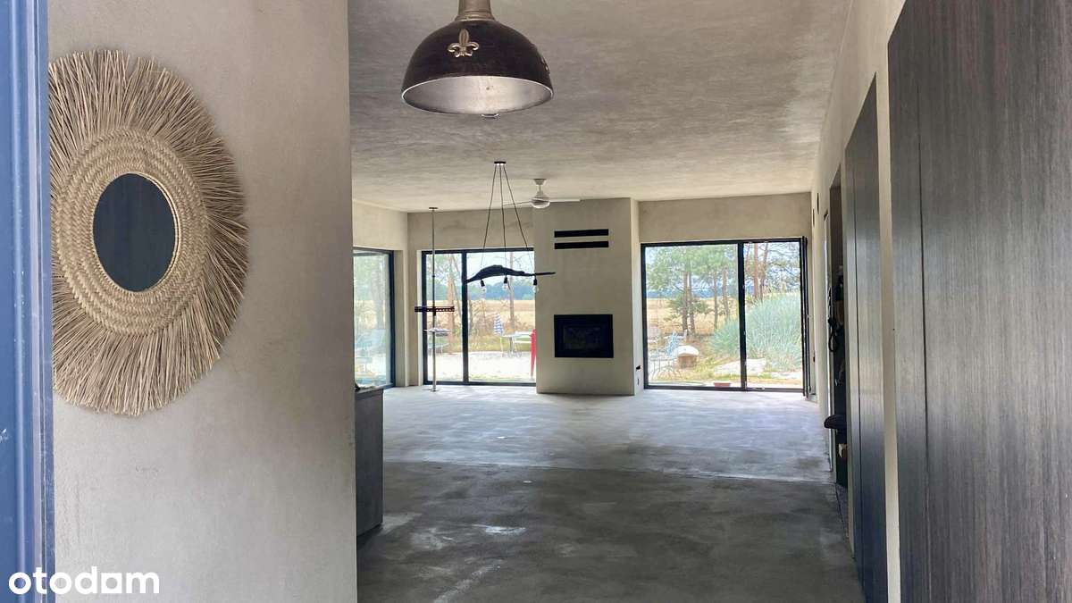 Nowoczesna oaza przy lesie z basenem i ekologiczną ziemią-10