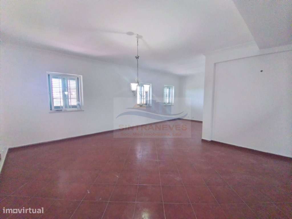 Lindo Apto T4 , totalmente remodelado num 1º andar, junto à Base Na...-21