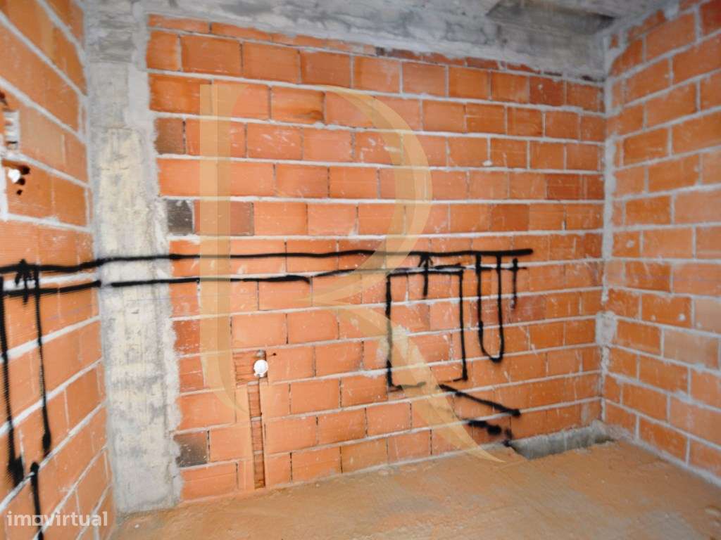 Apartamento novo duplex T3+2 com garagem, elevador e varandas em Va...-5