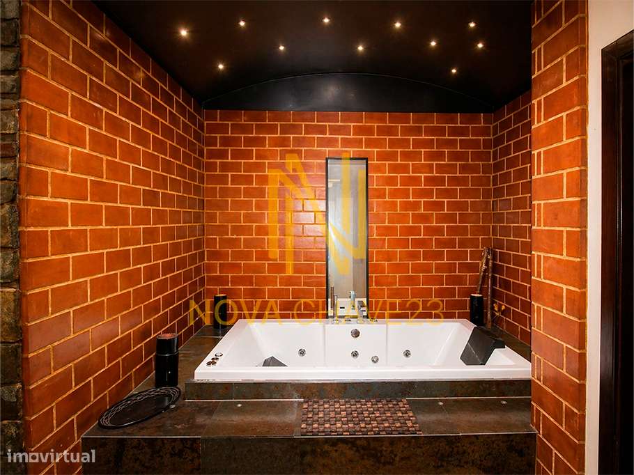 Oportunidade Única na Parede - Loja convertida em Habitação - Ap. T2-19