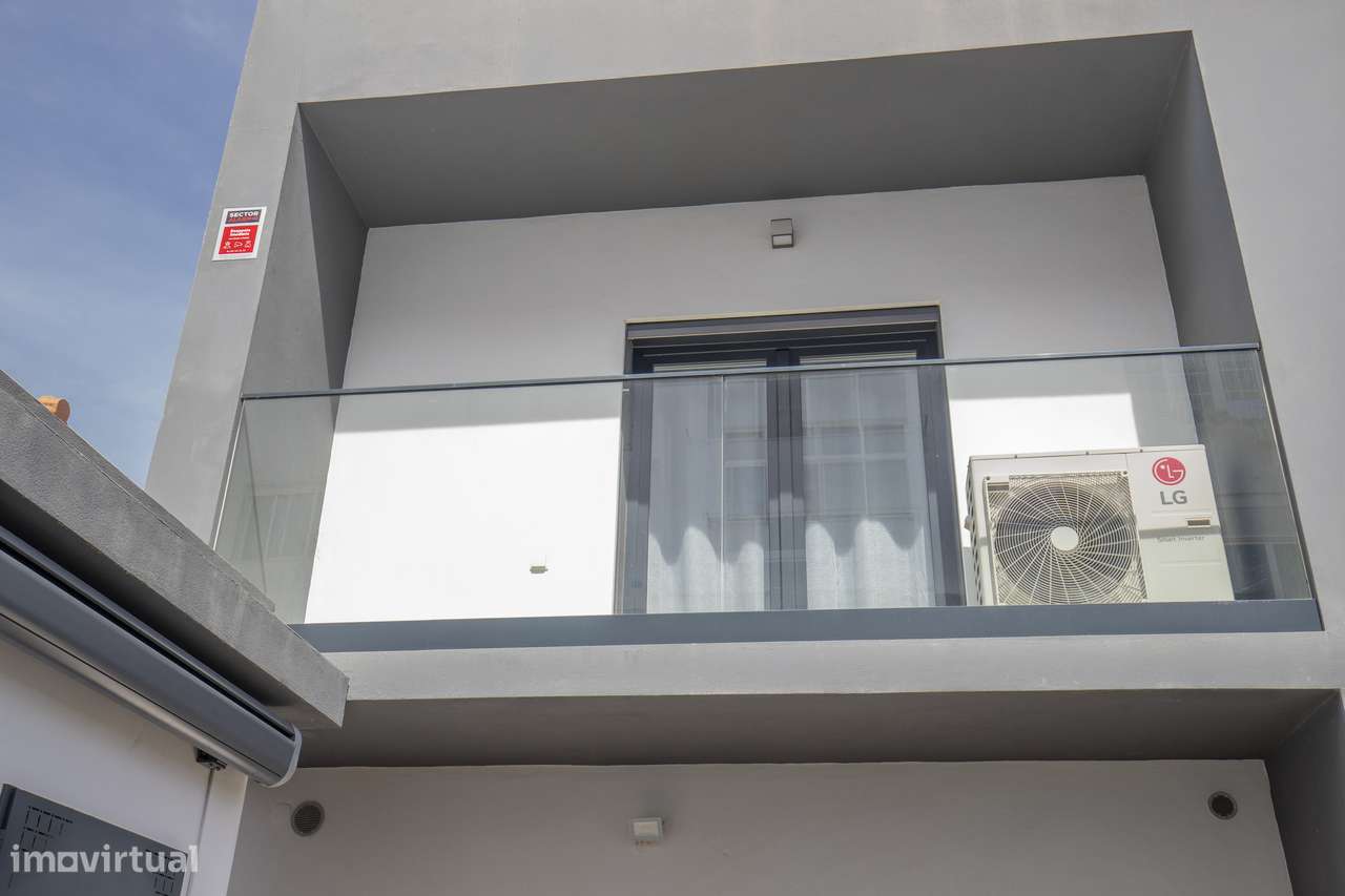 Moradia T3+1 garagem box jardim Quinta do Conde Sesimbra-40