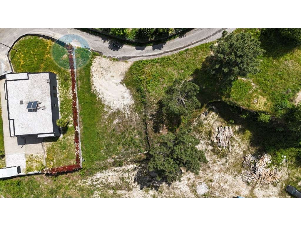 Terreno Construtivo de 1200m² 
Localização: Sra. de Fátima- Cabece...-14