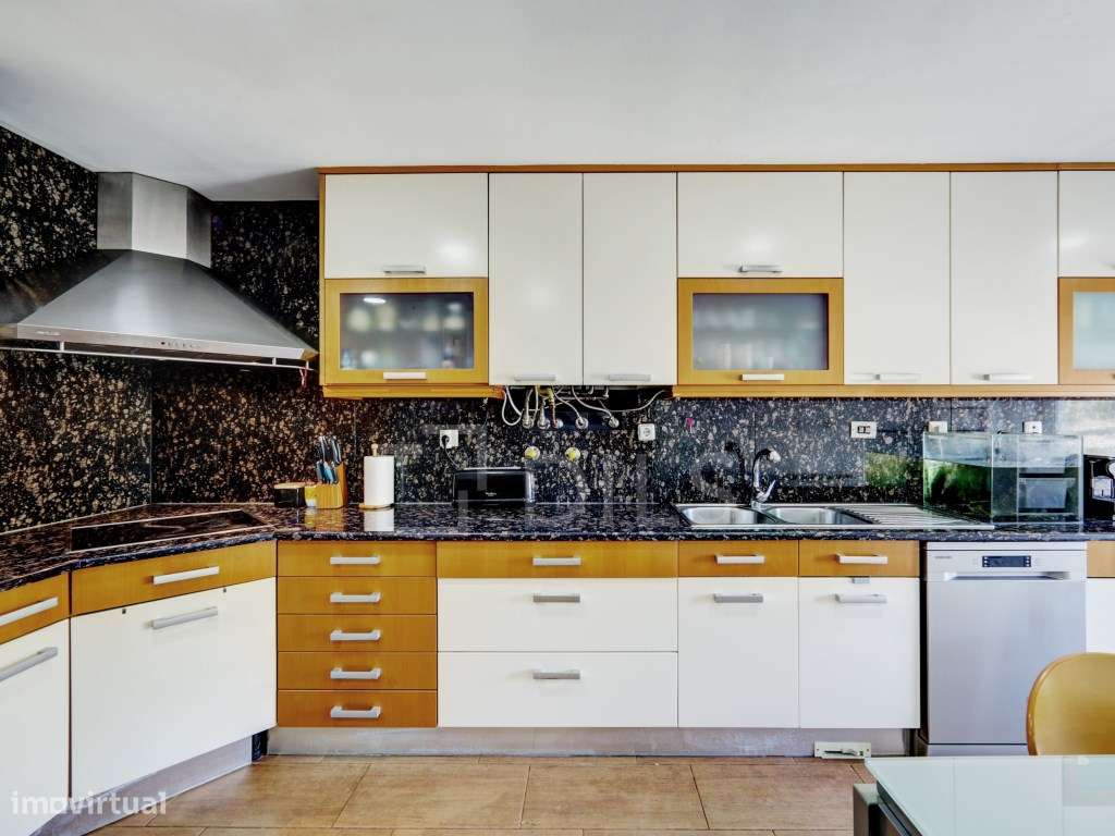 Apartamento T5 com terraço, Vista Mar e Sótão nos Jardins da Parede - Grande imagem: 5/40