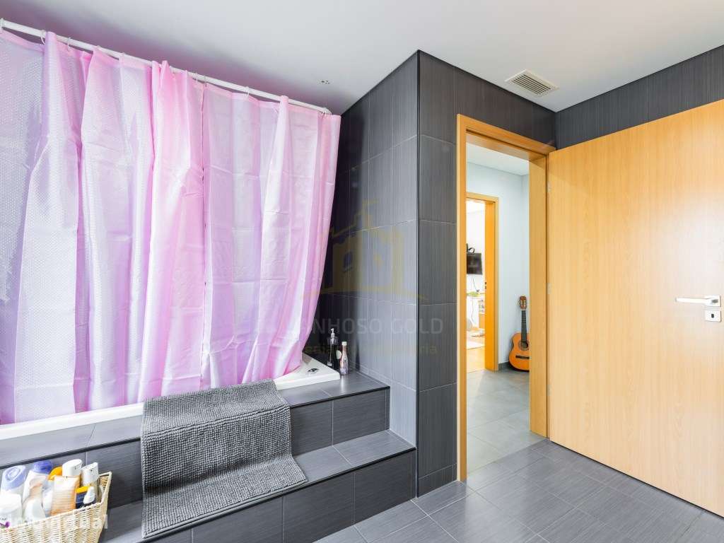 Moradia de Luxo Exclusiva de Arquitetura Moderna-19