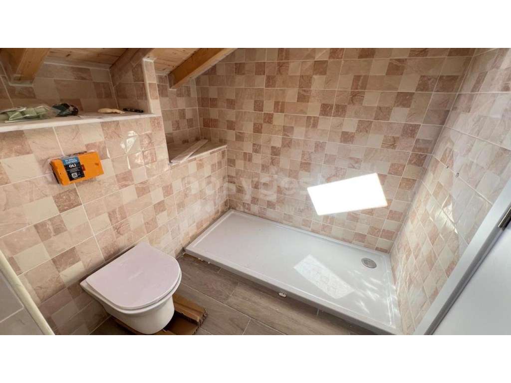 Moradia Geminada em Remodelação com Piscina - A 10 Minutos do Cadaval - Grande imagem: 5/25