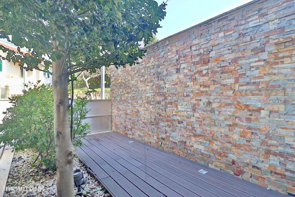 Venda Moradia Geminada Palmeira T4-35