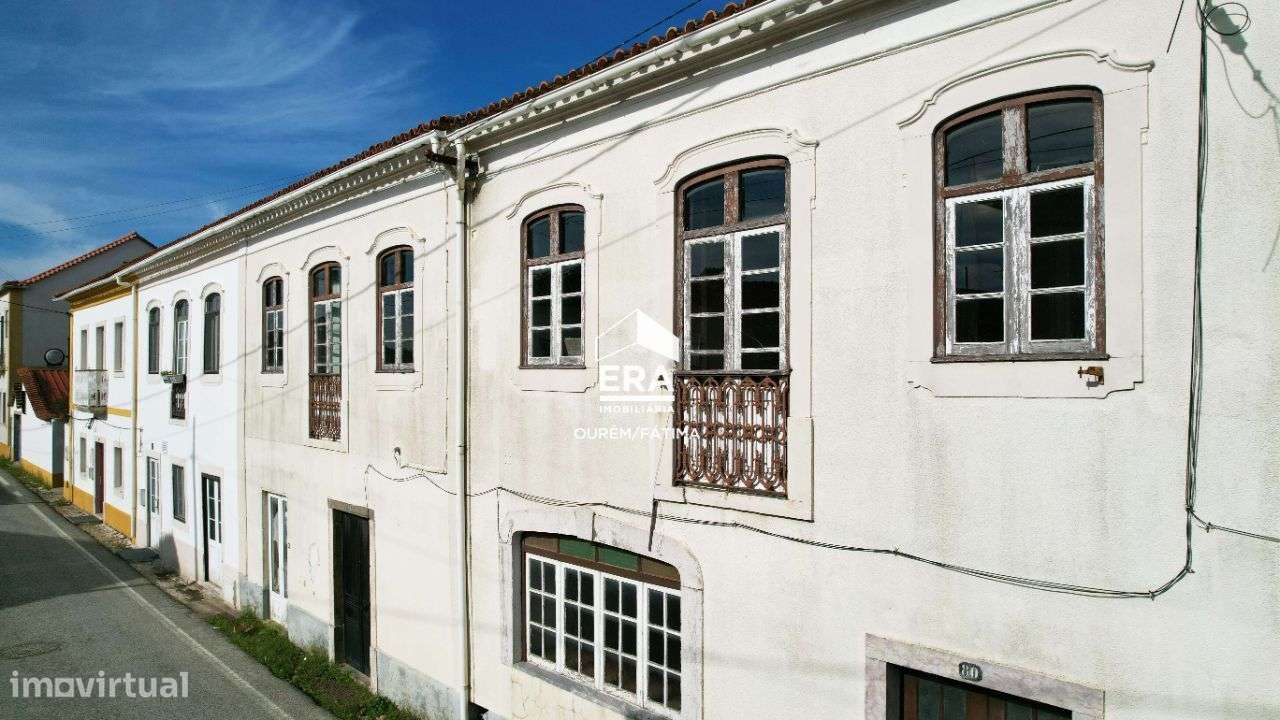 Moradia T6 localizada em Alburitel, Ourém - Grande imagem: 1/33