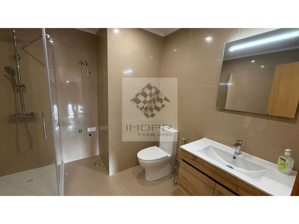 Reservado - Excelente T3 renovado nos Olivais-21