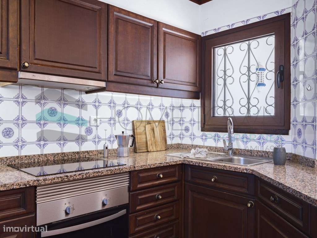 Moradia V2 com jardim, perto da praia, em Quarteira-5