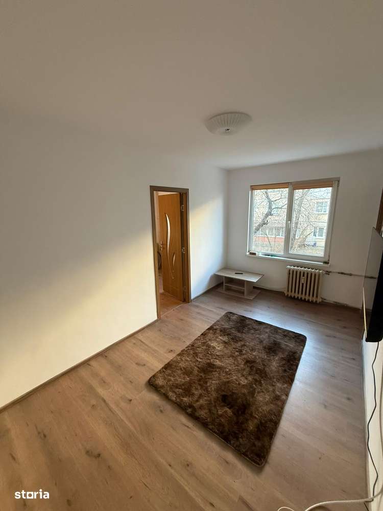 ETAJUL 1 apartament renovat la pret de garsoniera, Milcov-0