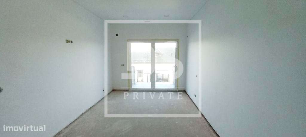 Moradia de arquitetura contemporânea com estacionamento-19