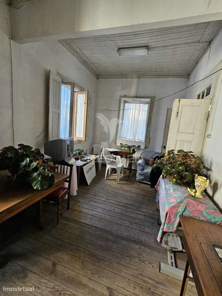 Moradia para restauro em Silvares (S. Martinho) - Fafe - Grande imagem: 4/15