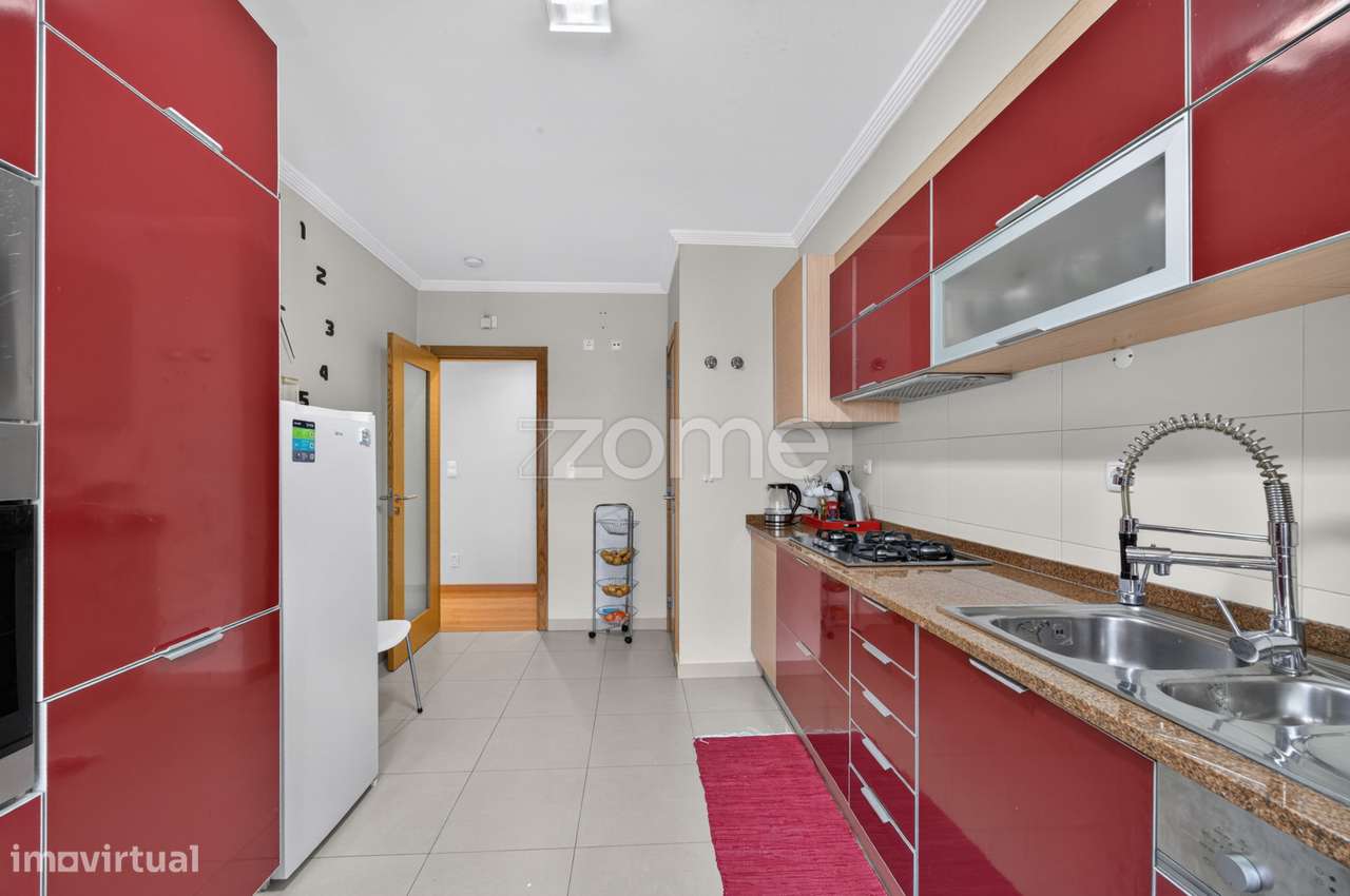 Apartamento T3 na Urbanização do Jardim da Amoreira - Ramada-11