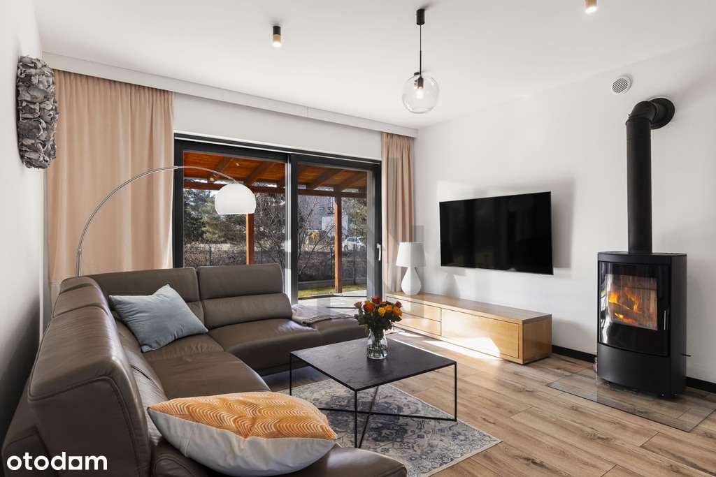 dom parterowy / wysoki standard / garaż na 2 auta!-0