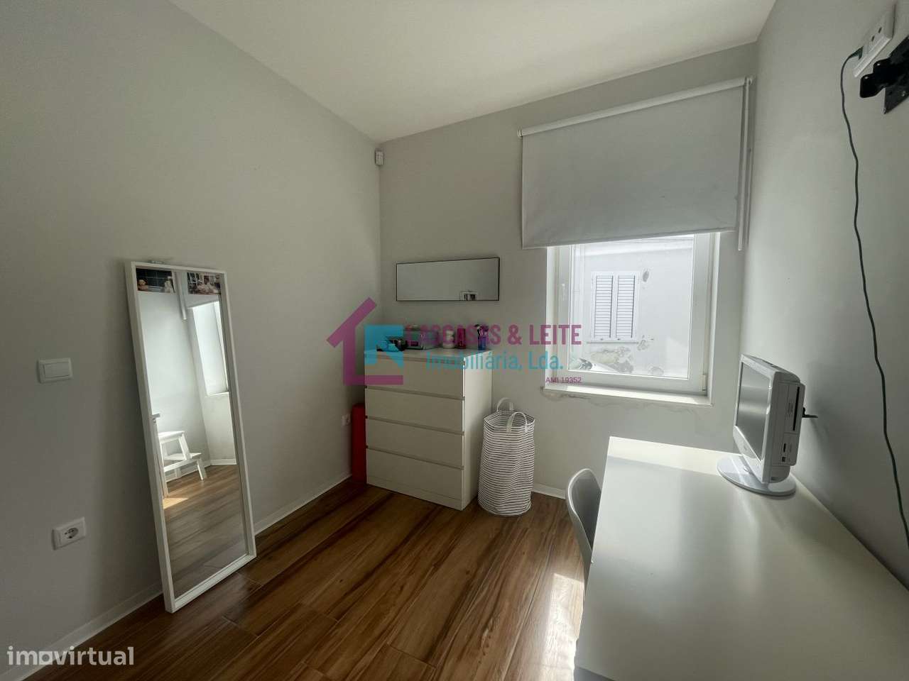 Moradia Bifamiliar T1+T3, Freixo-28