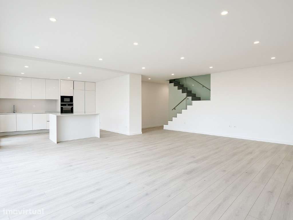 Apartamento T5 | Garagem em BOX | 2 Terraços-19